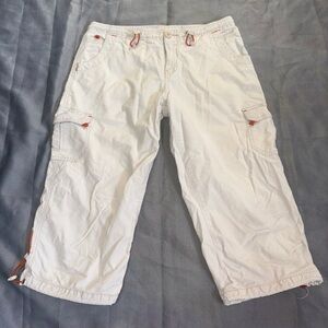 UNIONBAY Off White Utility Cargo Bungee Cord Capris
Juniors Size 7